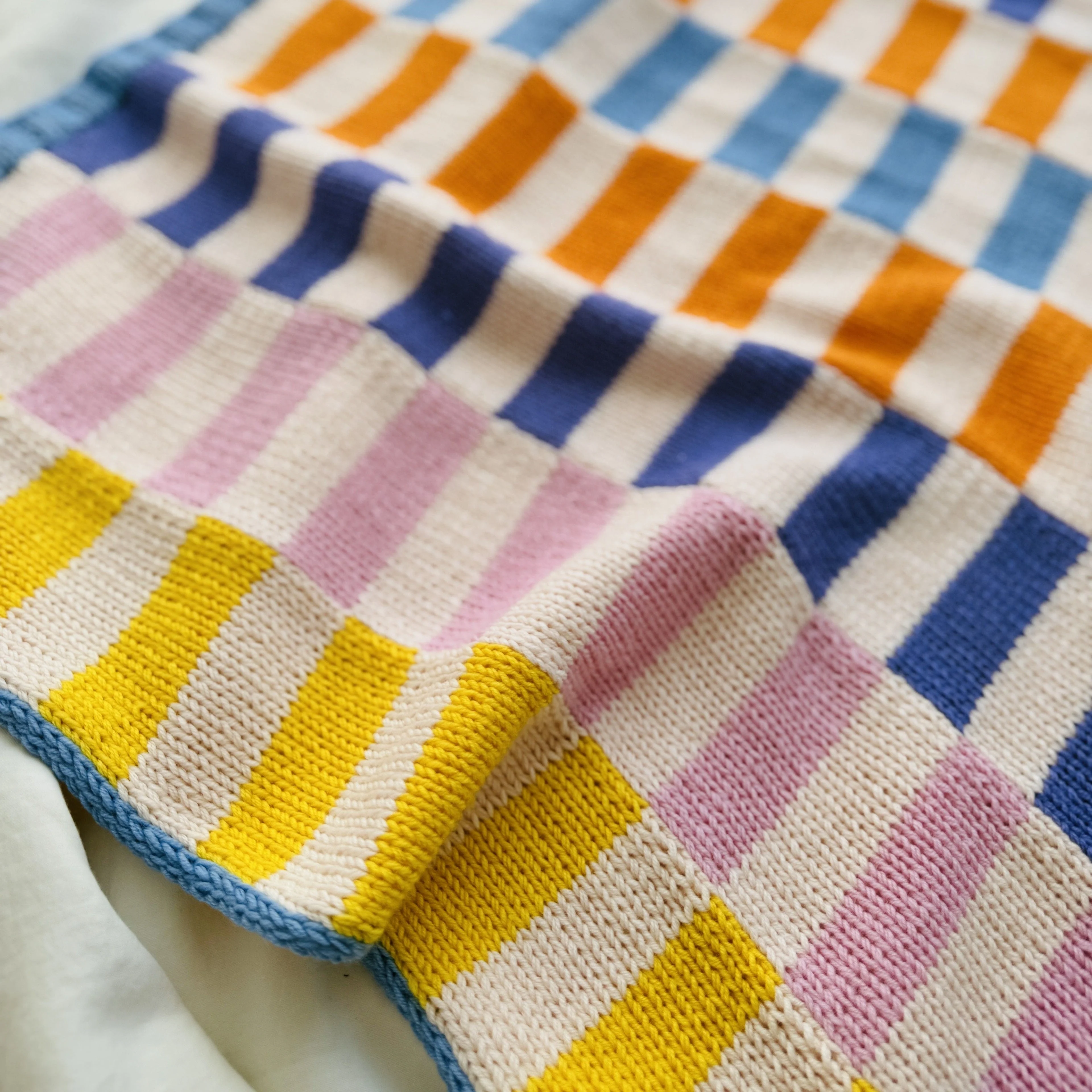 Hilma - Babyteppe - Strikkekit - Image 4