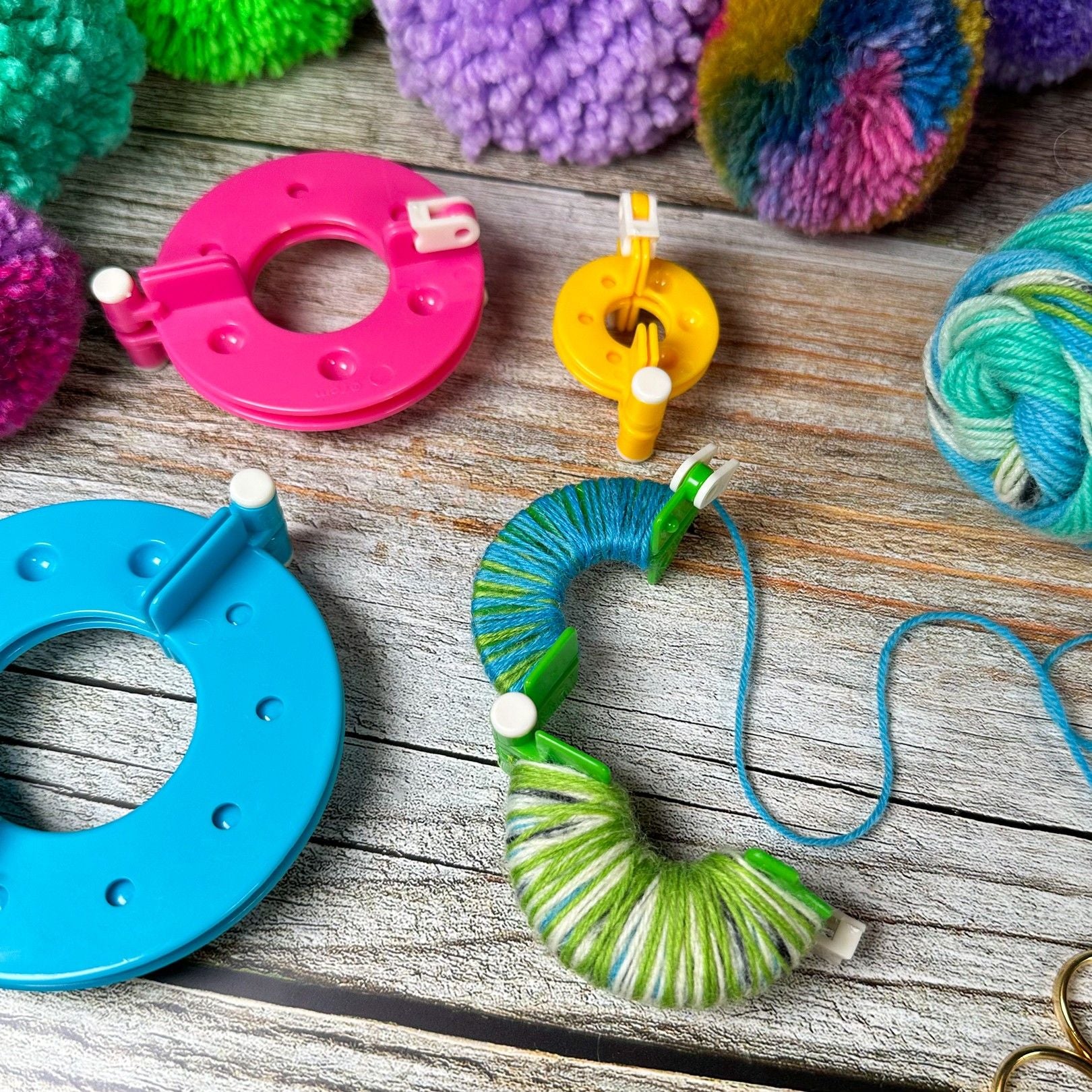 Hoop Pompon Maker - Image 4