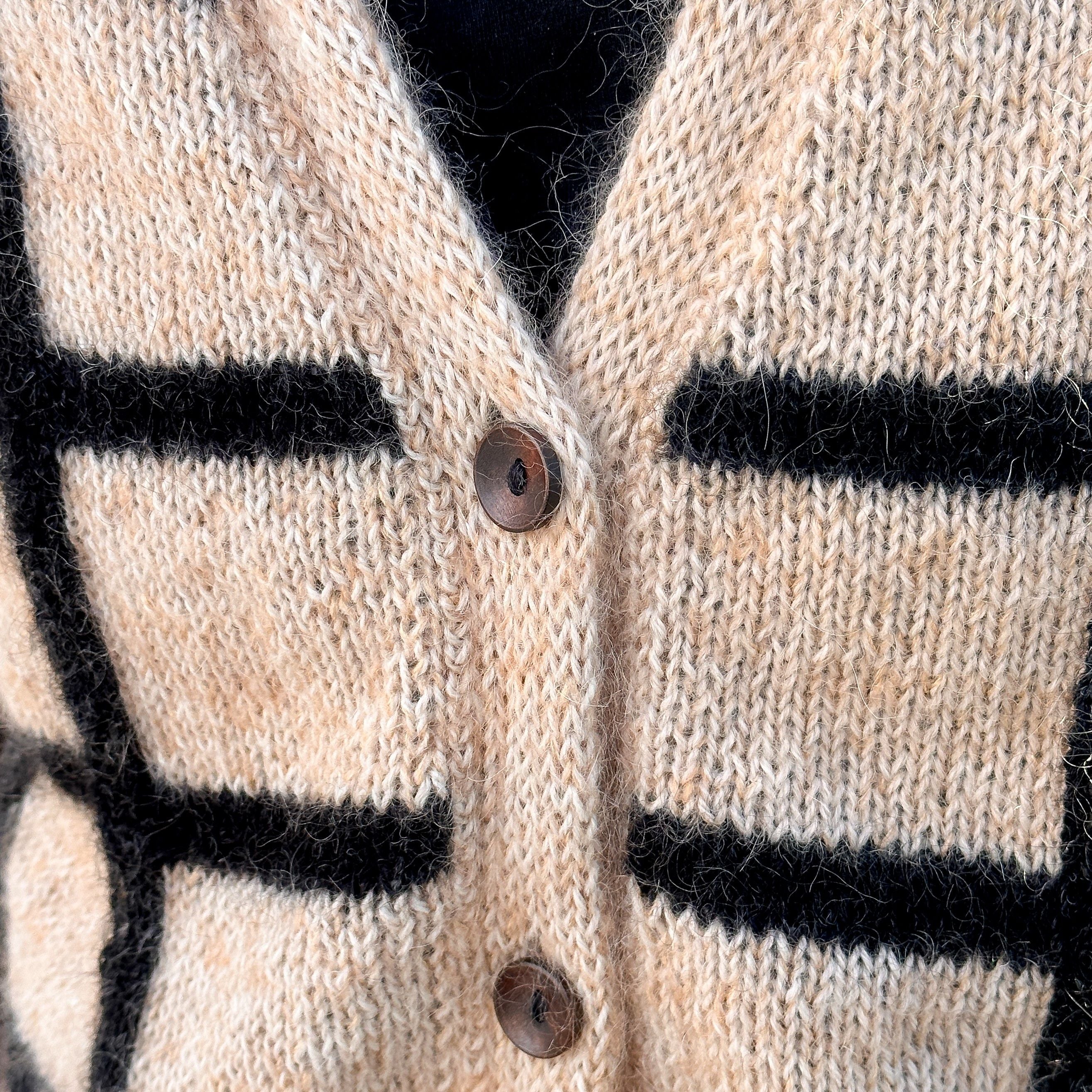 Max - Cardigan - Image 3