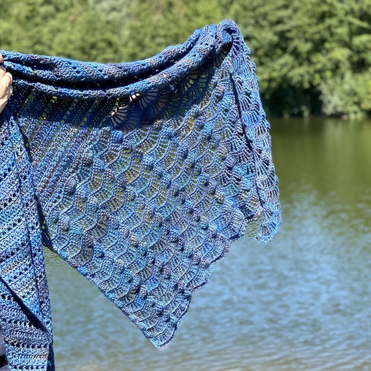 Winter Glow - Shawl - Image 4