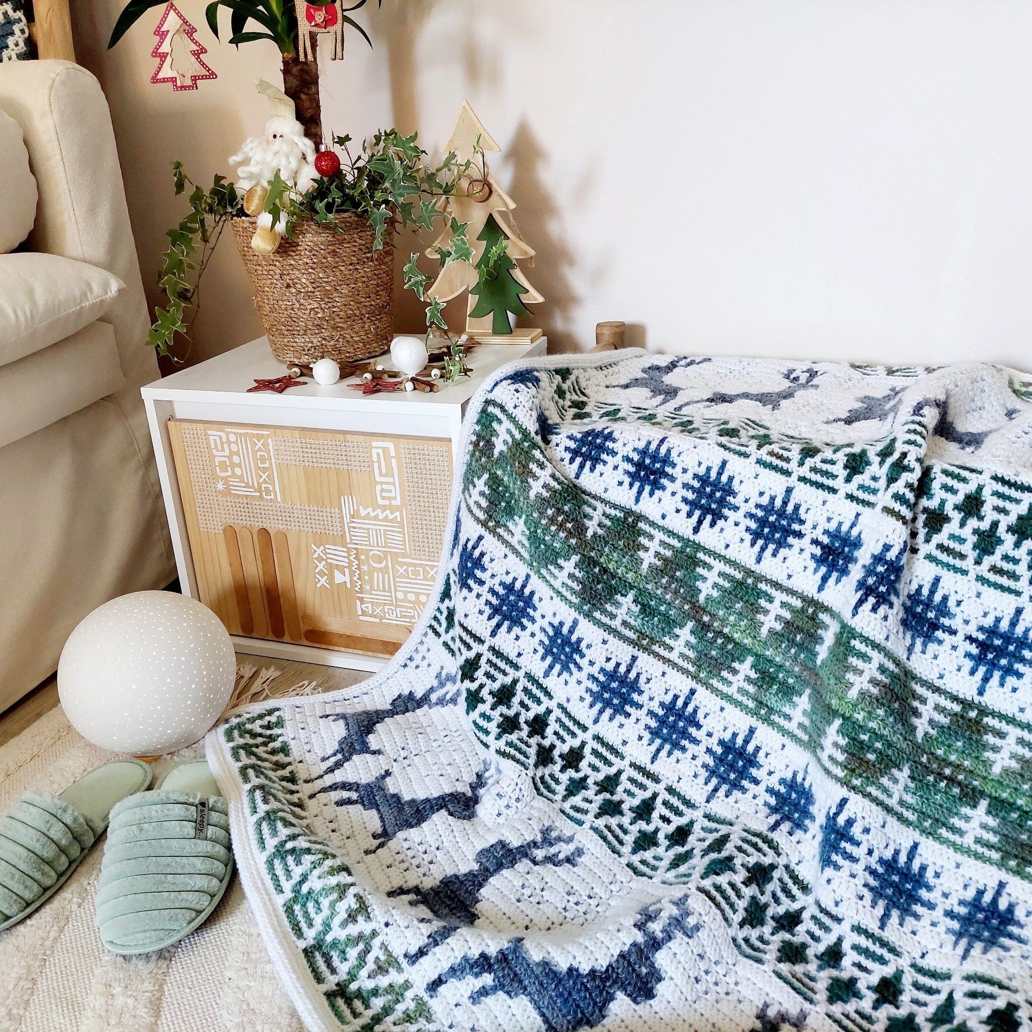 Joys of Winter - Blanket - Image 4