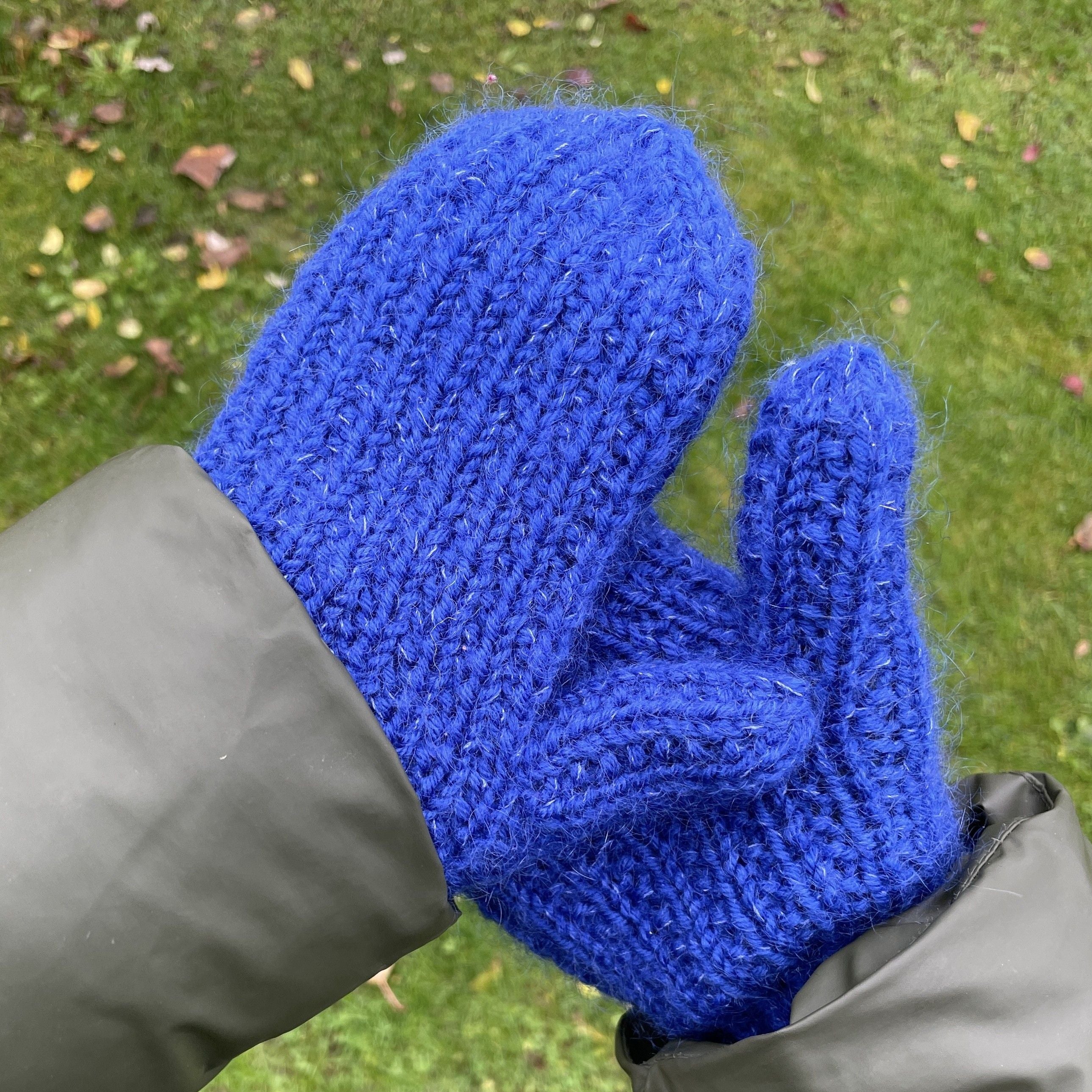 Easy Rib Mittens - Votter - Image 3