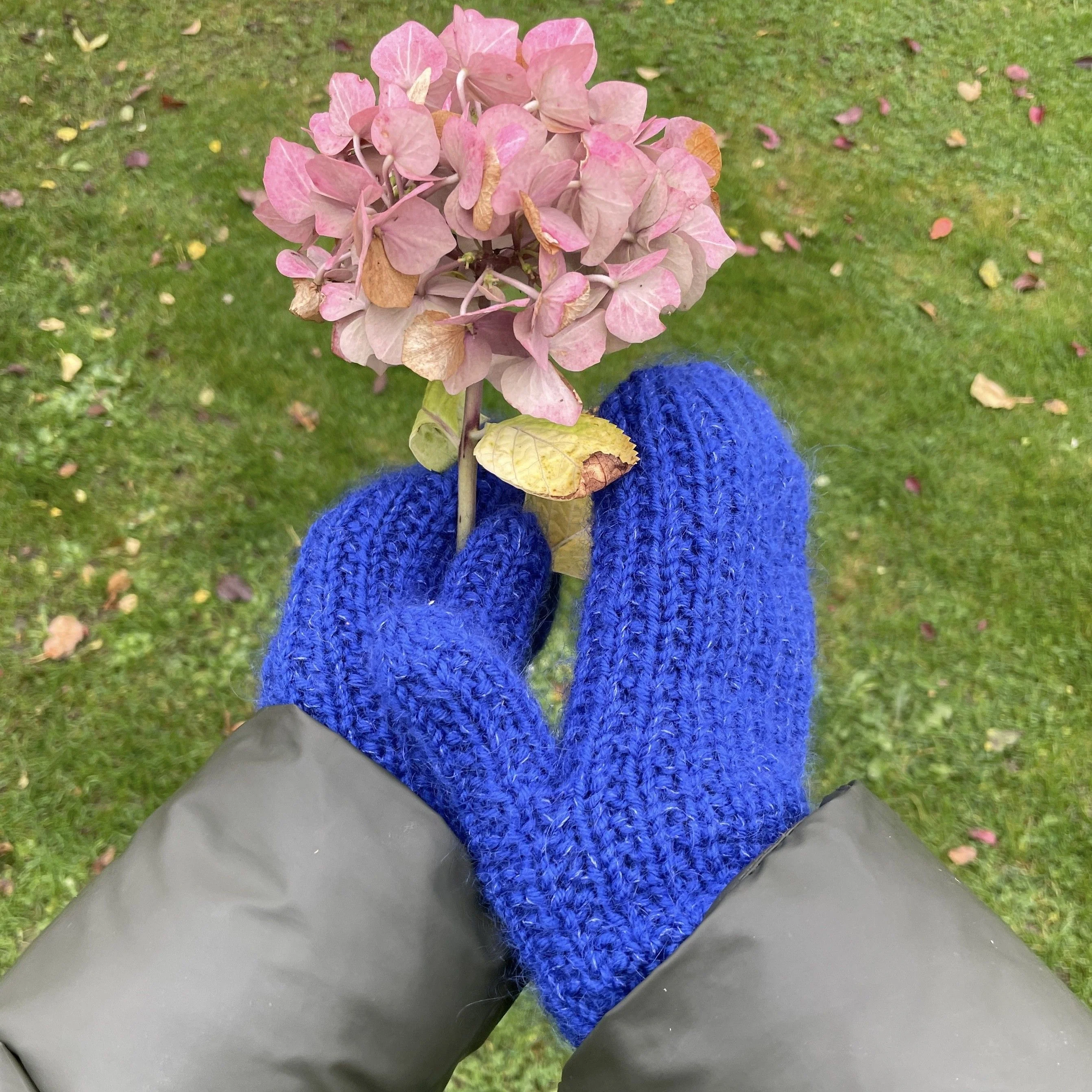 Easy Rib Mittens - Votter - Image 4