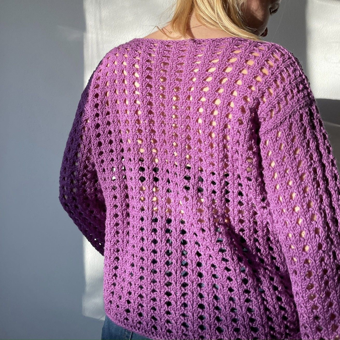 Easy Hole Structure Blouse - Bluse - Image 2