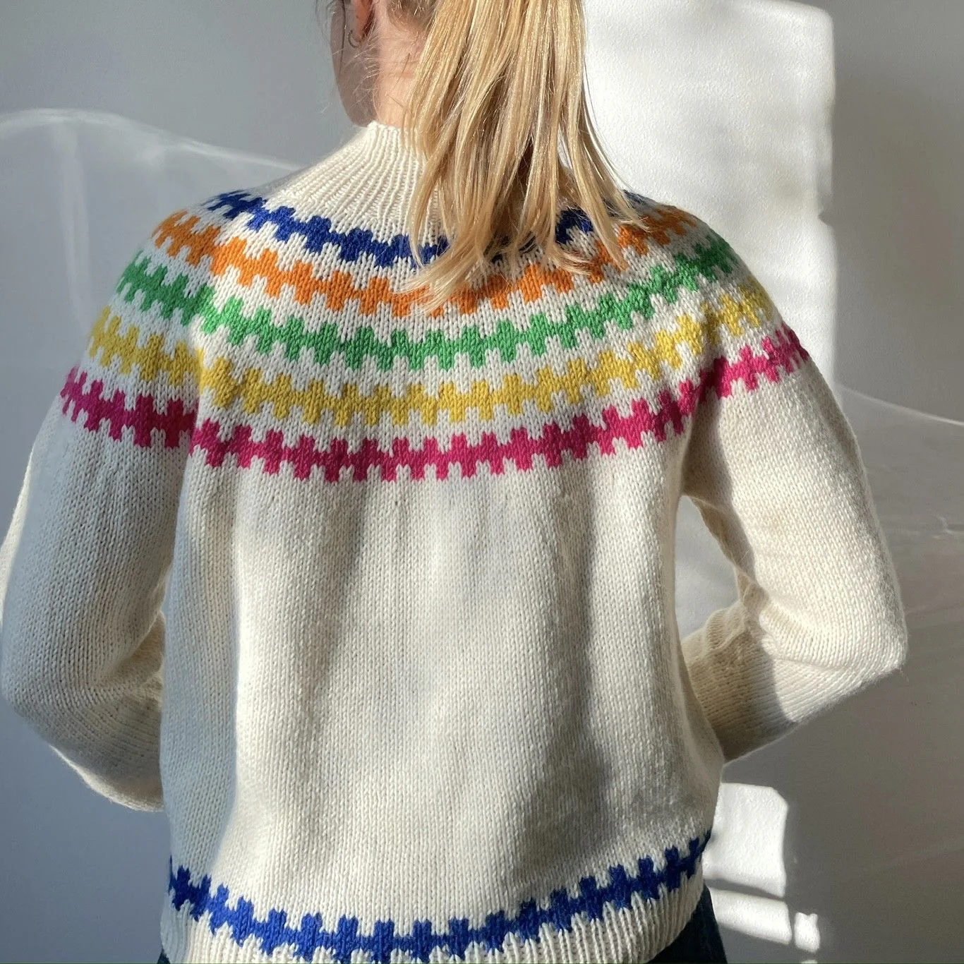 Easy Edgy Sweater - Genser - Image 3