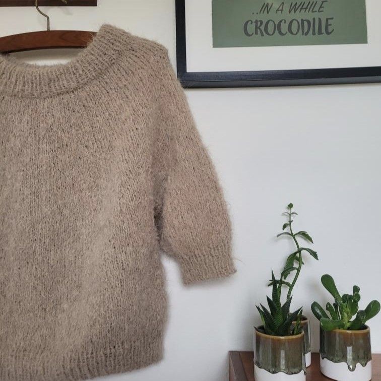Suri – Sweater - Image 11