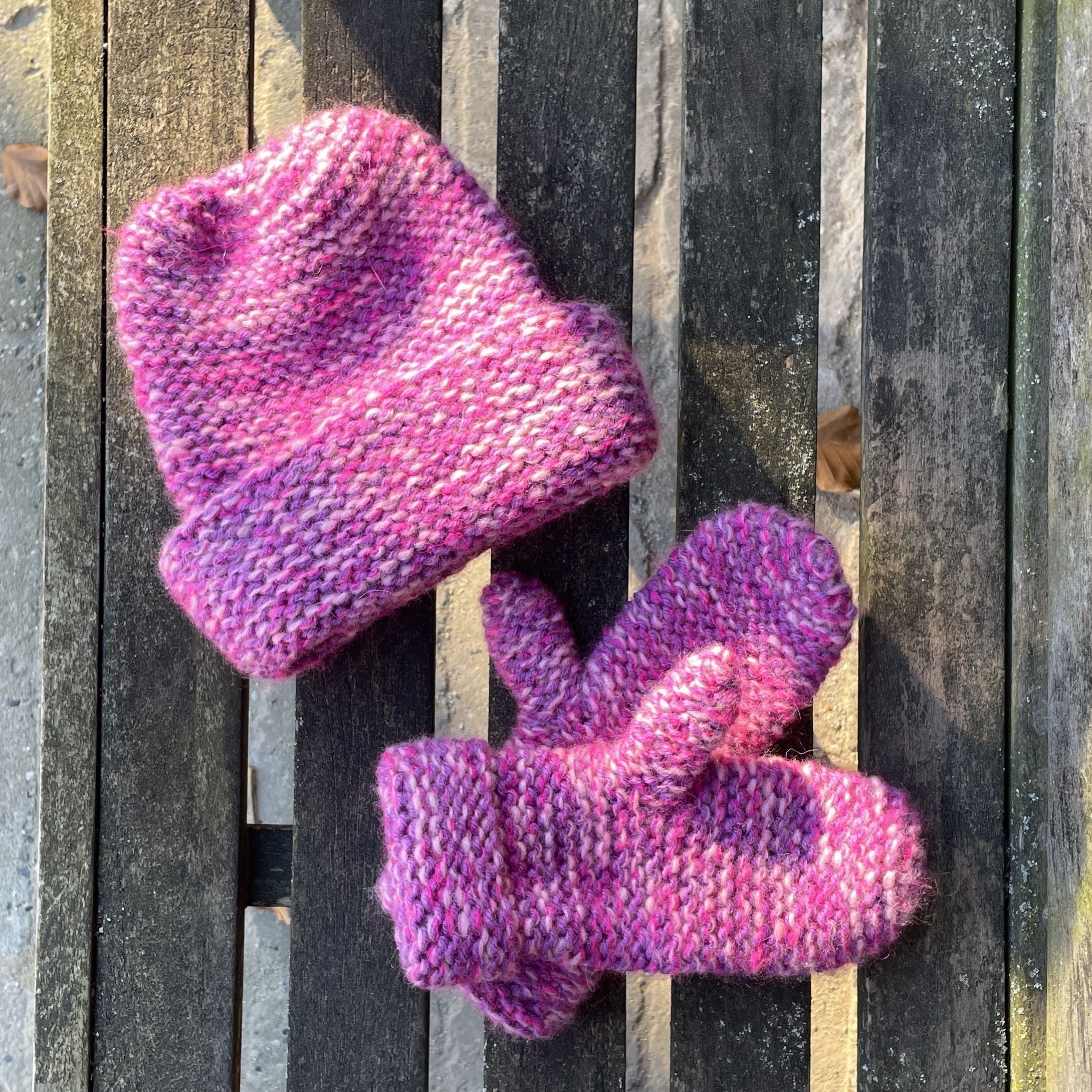 Ultra Easy Garter Stitch Beanie - Lue - Image 4