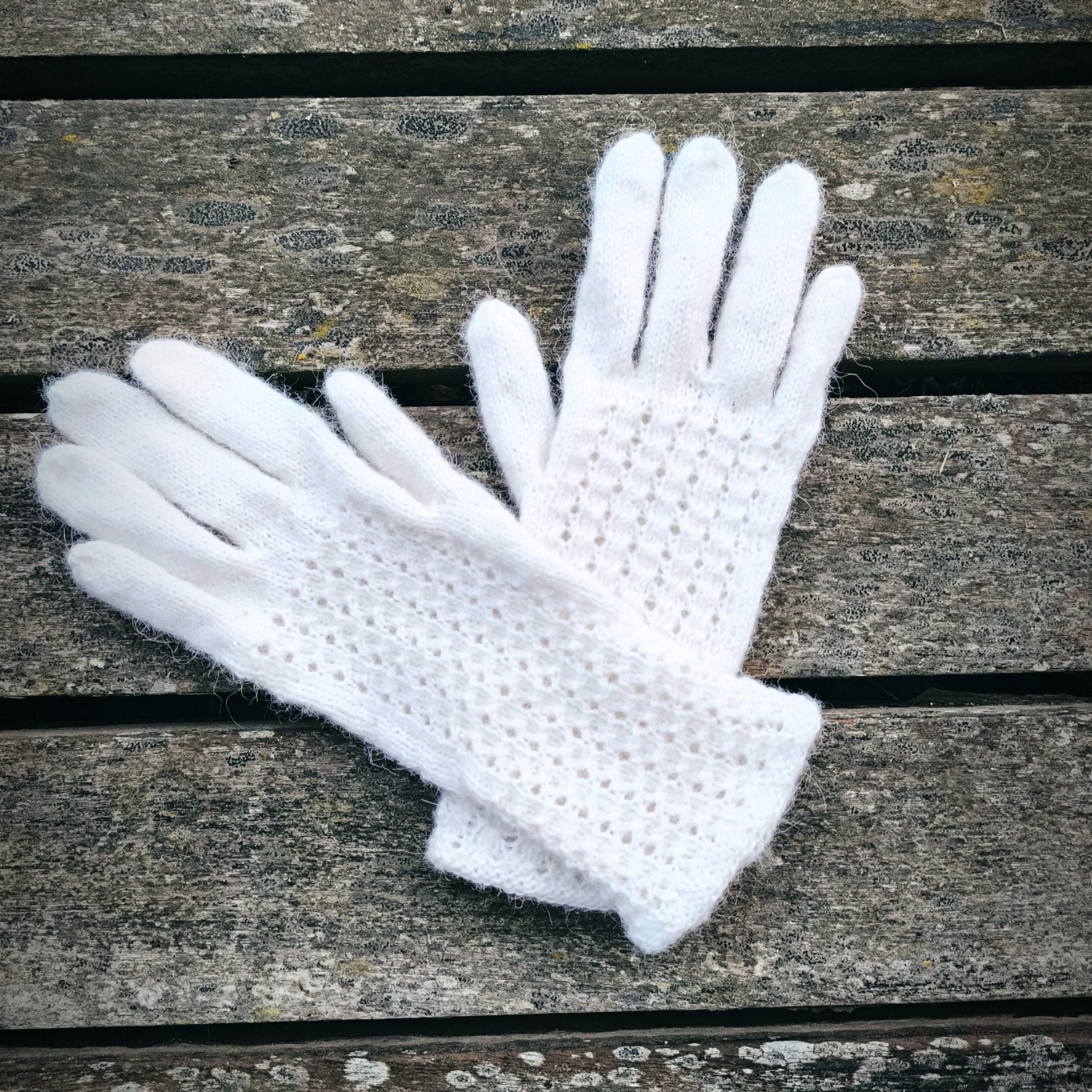 Snow Gloves - Image 6